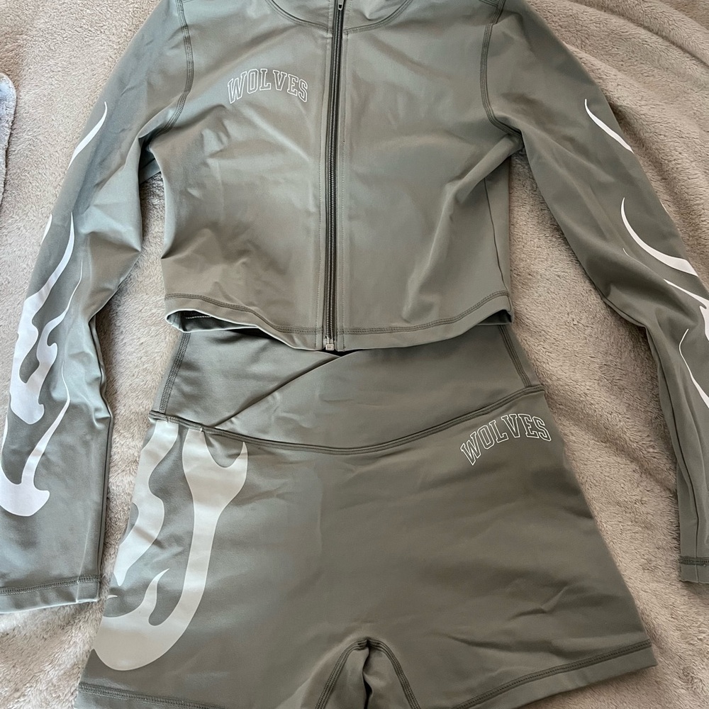 Darc Sport Sage Green Athletic Set